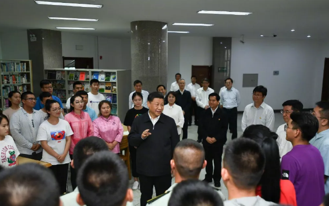 習(xí)近平：主題教育要實(shí)實(shí)在在，不能上下忽悠